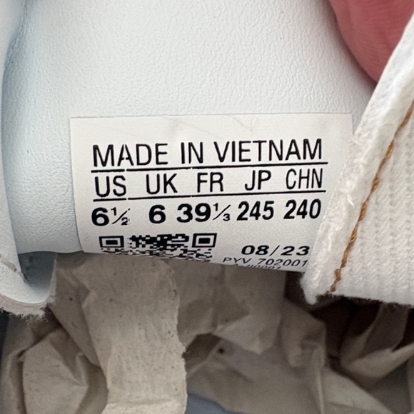 Adidas Denim and White Striped Sneakers Brand New - Picture 6 of 6